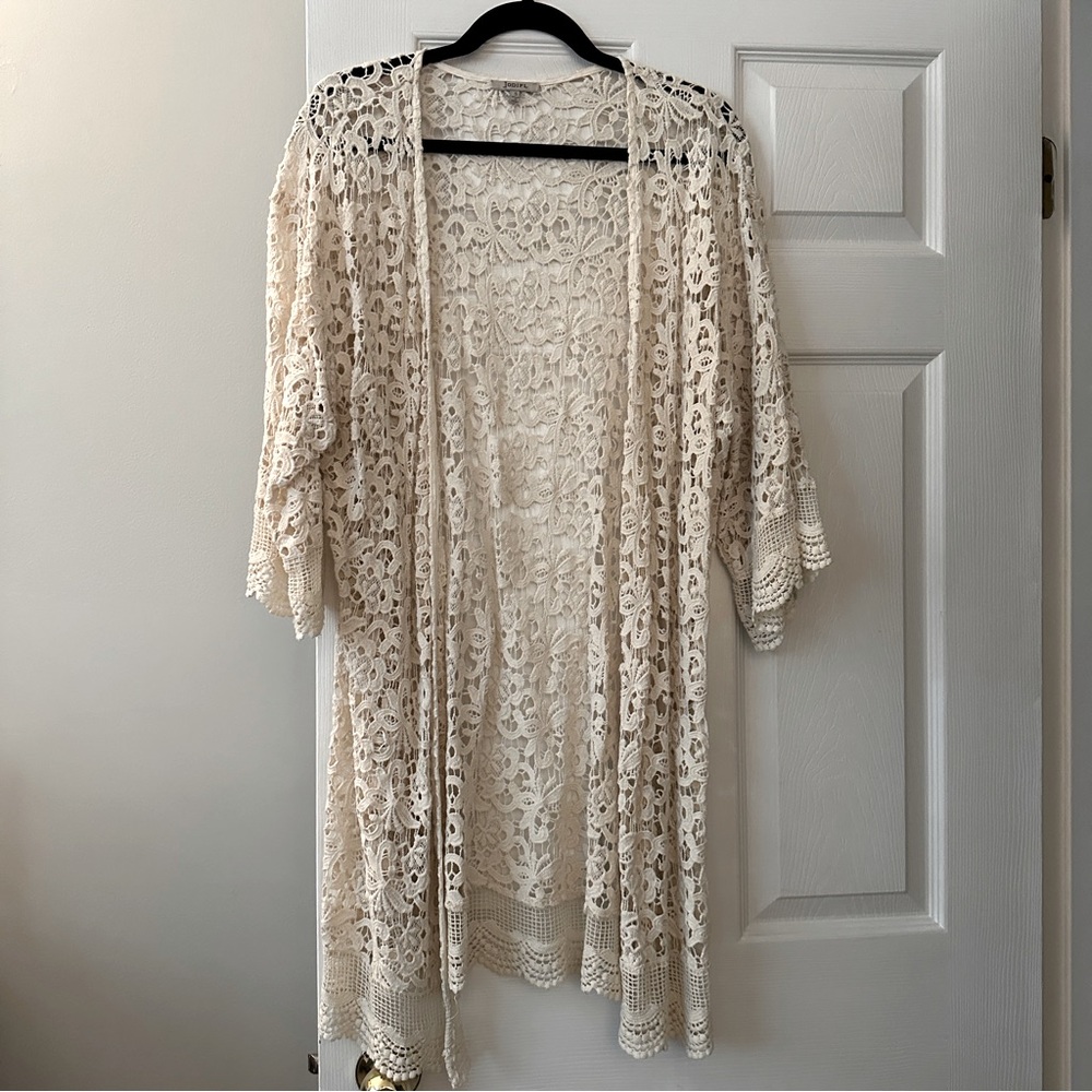 Small Lace Kimono (WORN ONCE)
